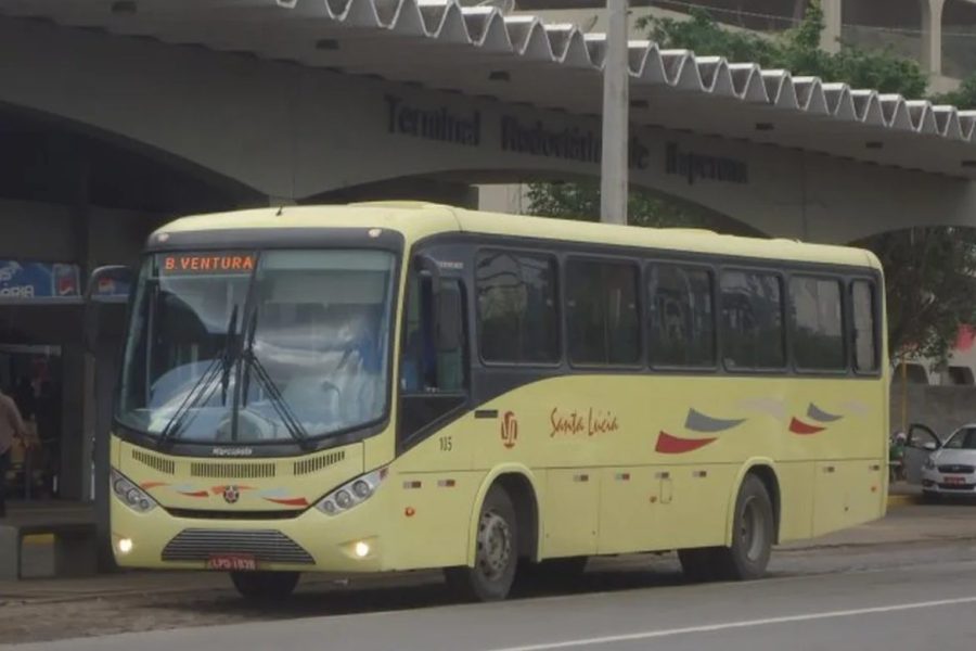 Falta de diesel paralisa ônibus e deixa Itaperuna sem transporte público