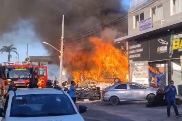 Incêndio destrói almoxarifado da Prefeitura de Rio das Ostras
