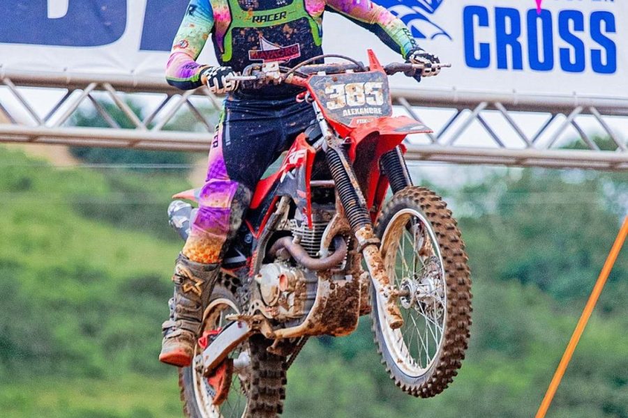 Itaperuna recebe etapa estadual de Moto Super Cross com premiação de R$ 20 mil
