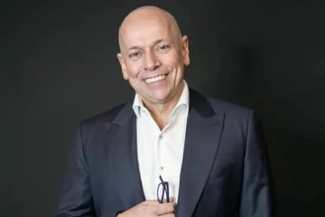 Leandro Karnal é destaque em congresso educacional em Saquarema