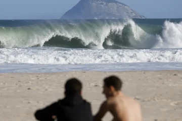 Marinha emite alerta de ressaca entre Rio e Campos dos Goytacazes