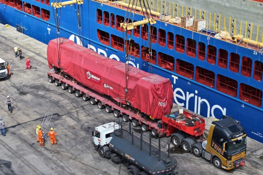Porto do Açu conclui a exportação de 17 locomotivas para a Austrália