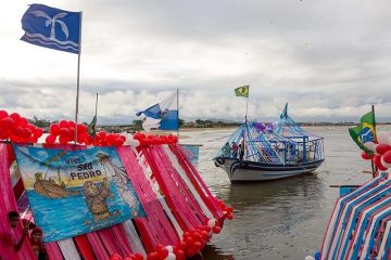 Procissão Marítima de São Pedro reúne fiéis e pescadores em Macaé