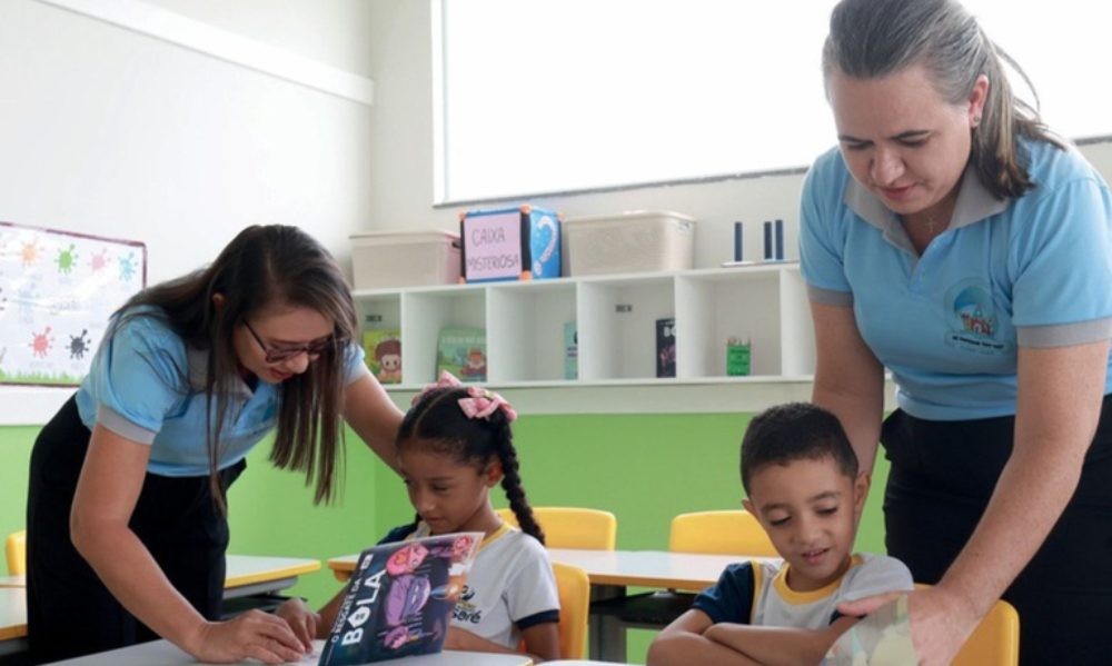Sancionada a lei do piso salarial de R$ 5,1 mil para professores da educação básica