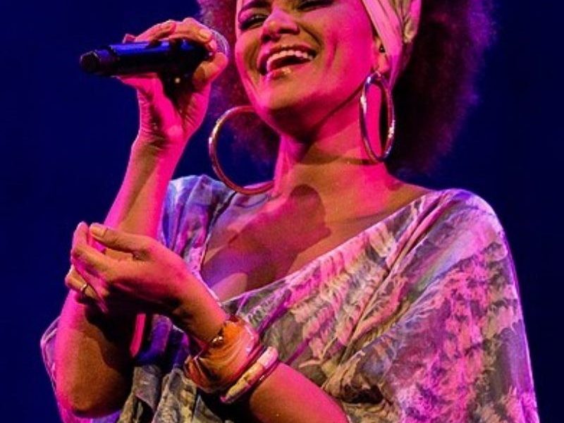 Luciana Mello abre Festival Sesc de Inverno no Farol, em Campos dos Goytacazes